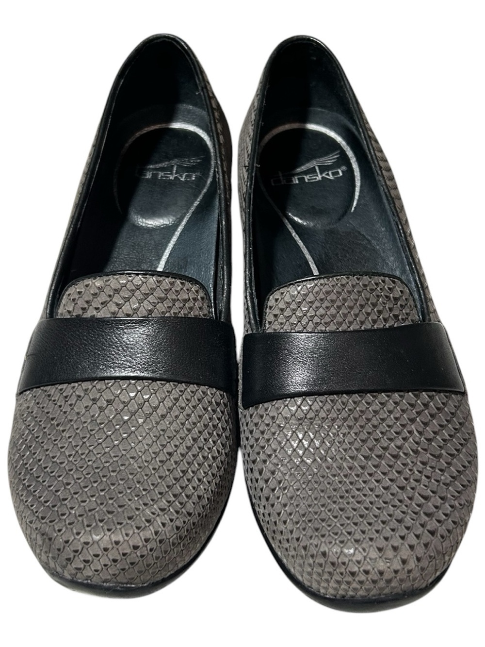 Dansko Oksana women’s Gray Textured Leather Slip-On Loafers size 6.5/7 (37)